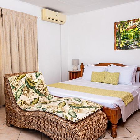 Bottle Palm Villa Виктория Экстерьер фото