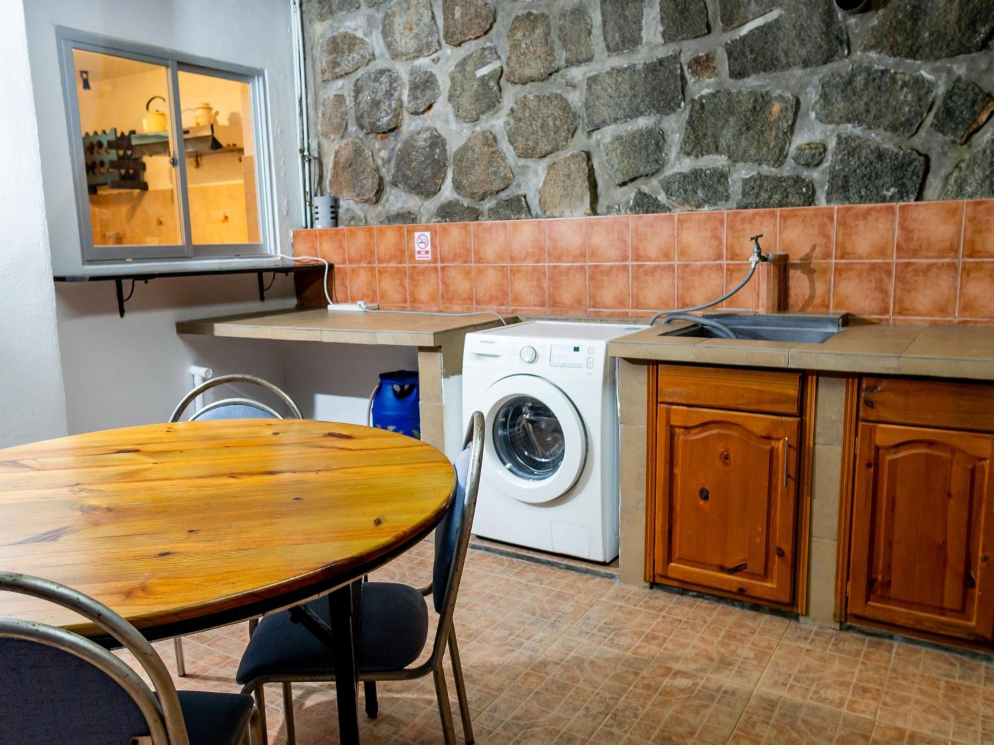 Bottle Palm Villa Виктория Экстерьер фото