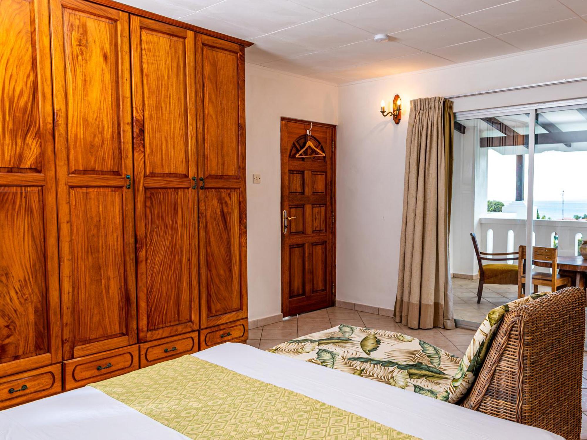 Bottle Palm Villa Виктория Экстерьер фото