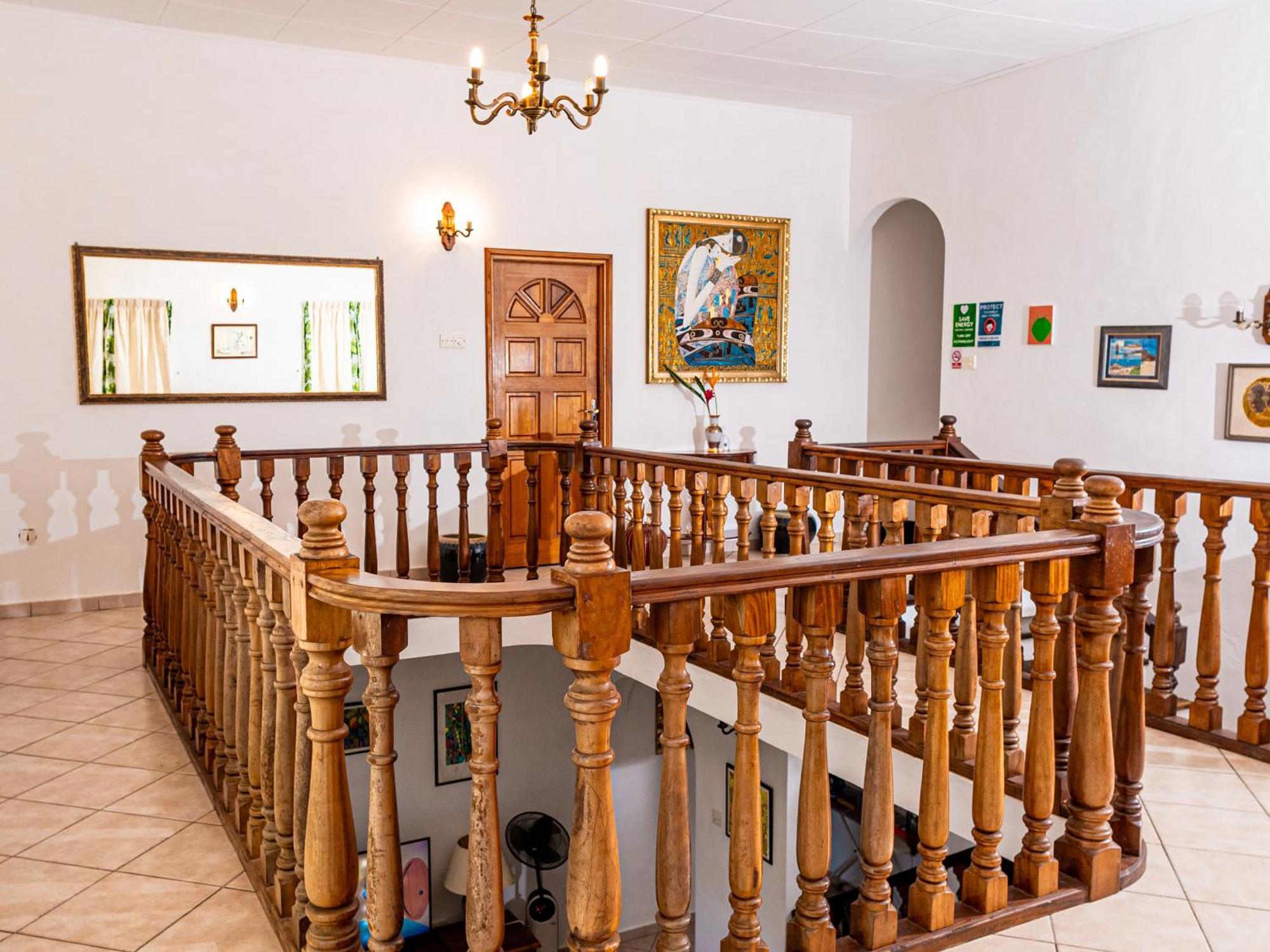 Bottle Palm Villa Виктория Экстерьер фото