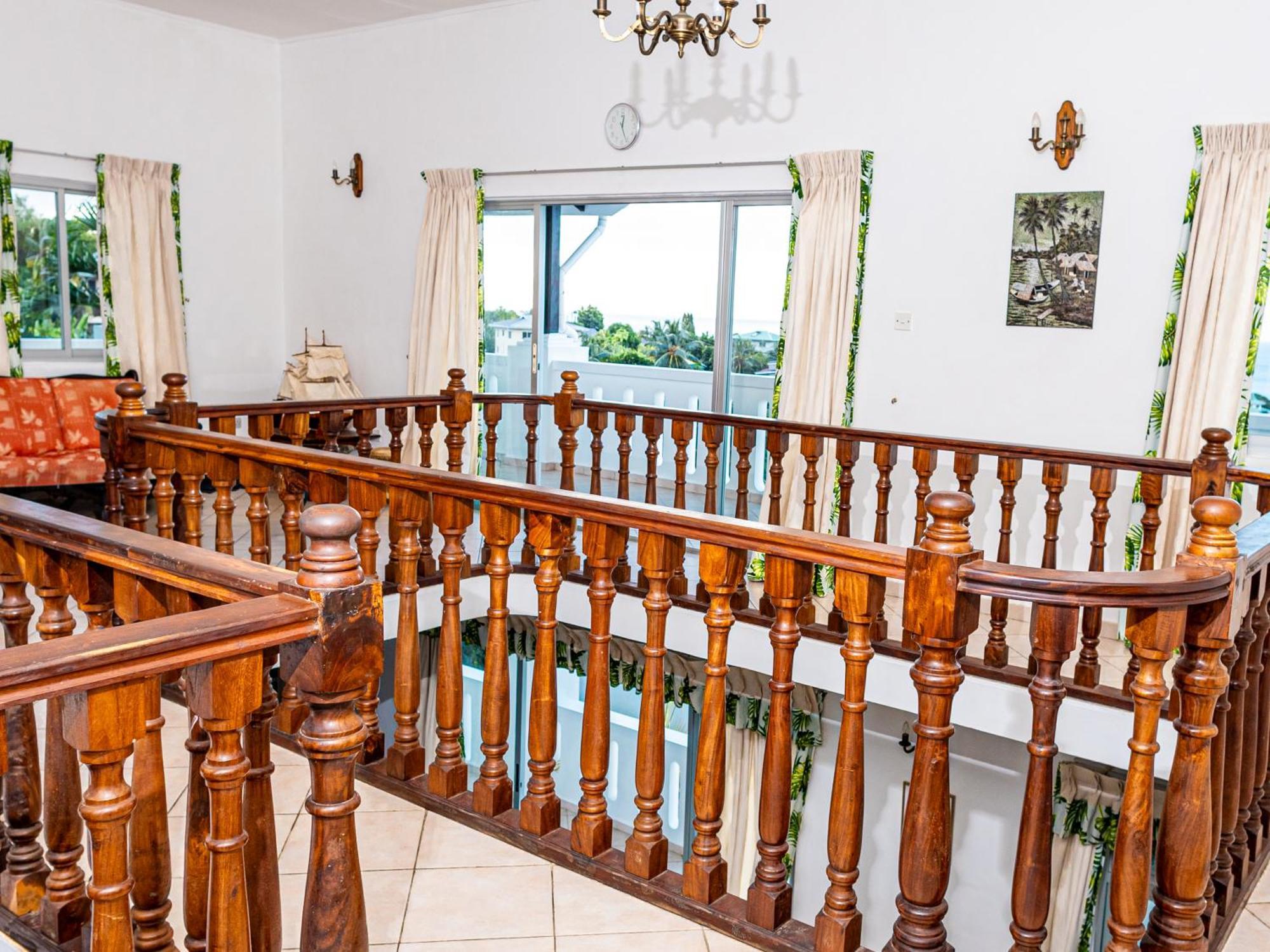 Bottle Palm Villa Виктория Экстерьер фото