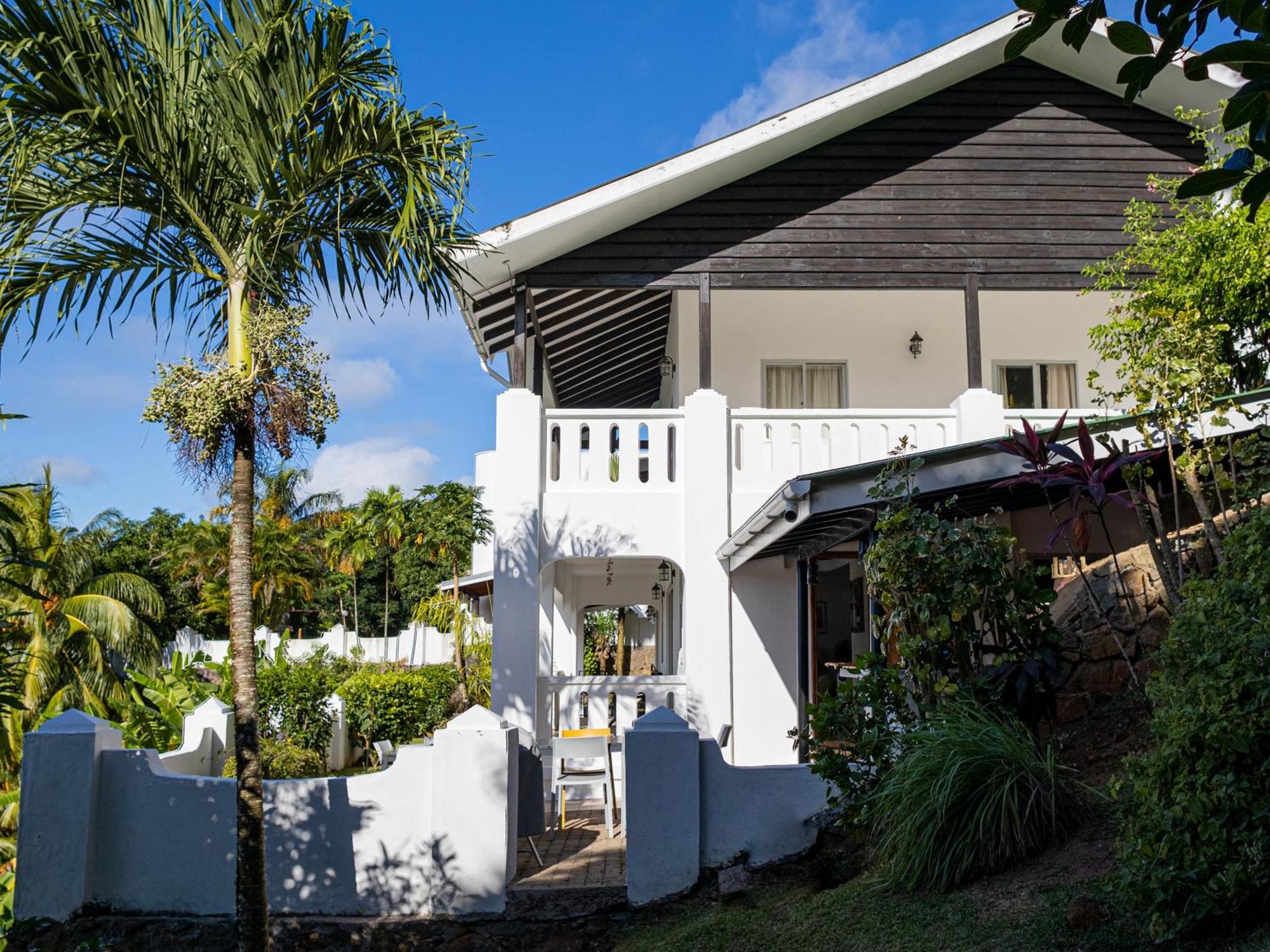 Bottle Palm Villa Виктория Экстерьер фото