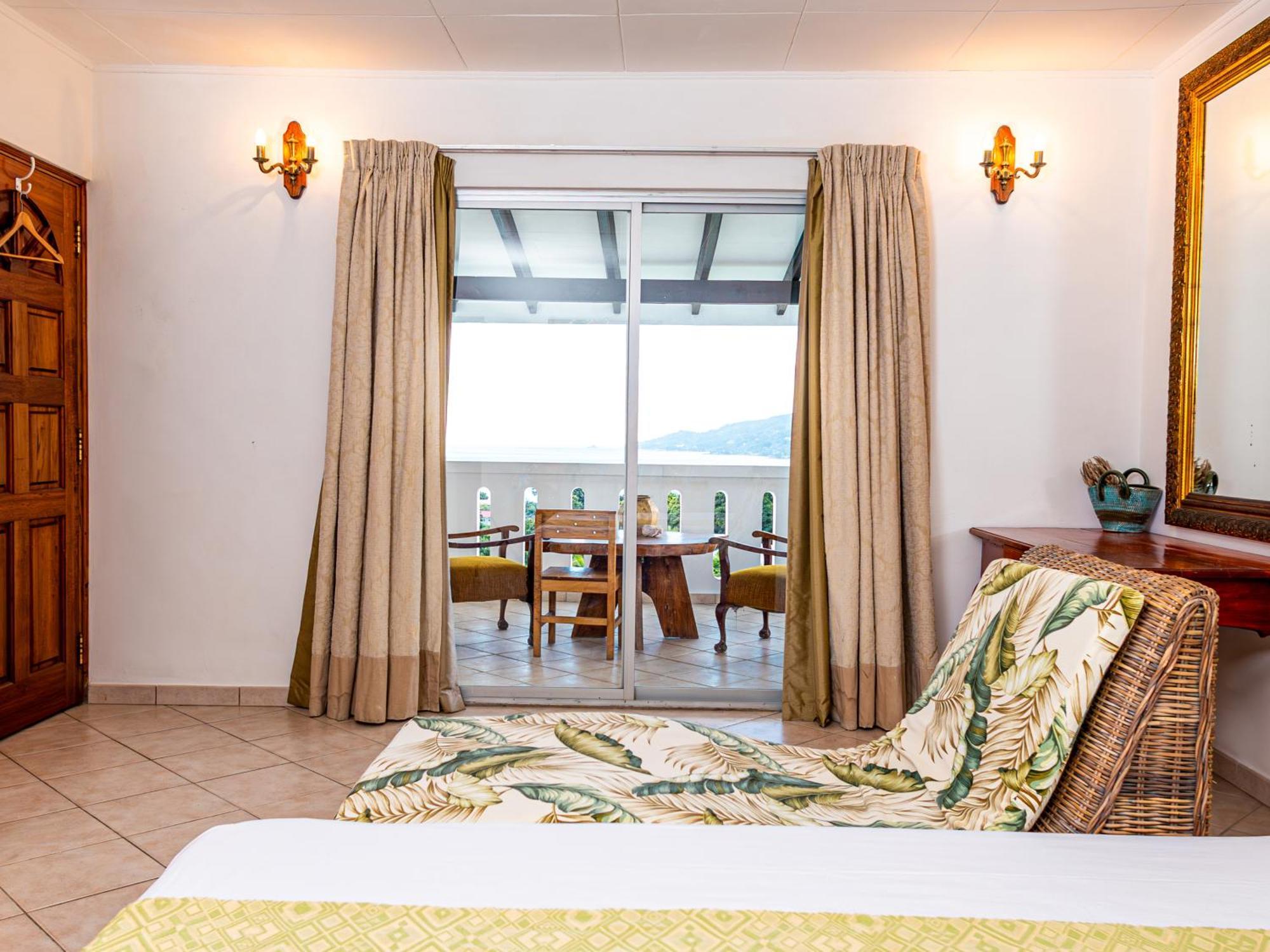 Bottle Palm Villa Виктория Экстерьер фото