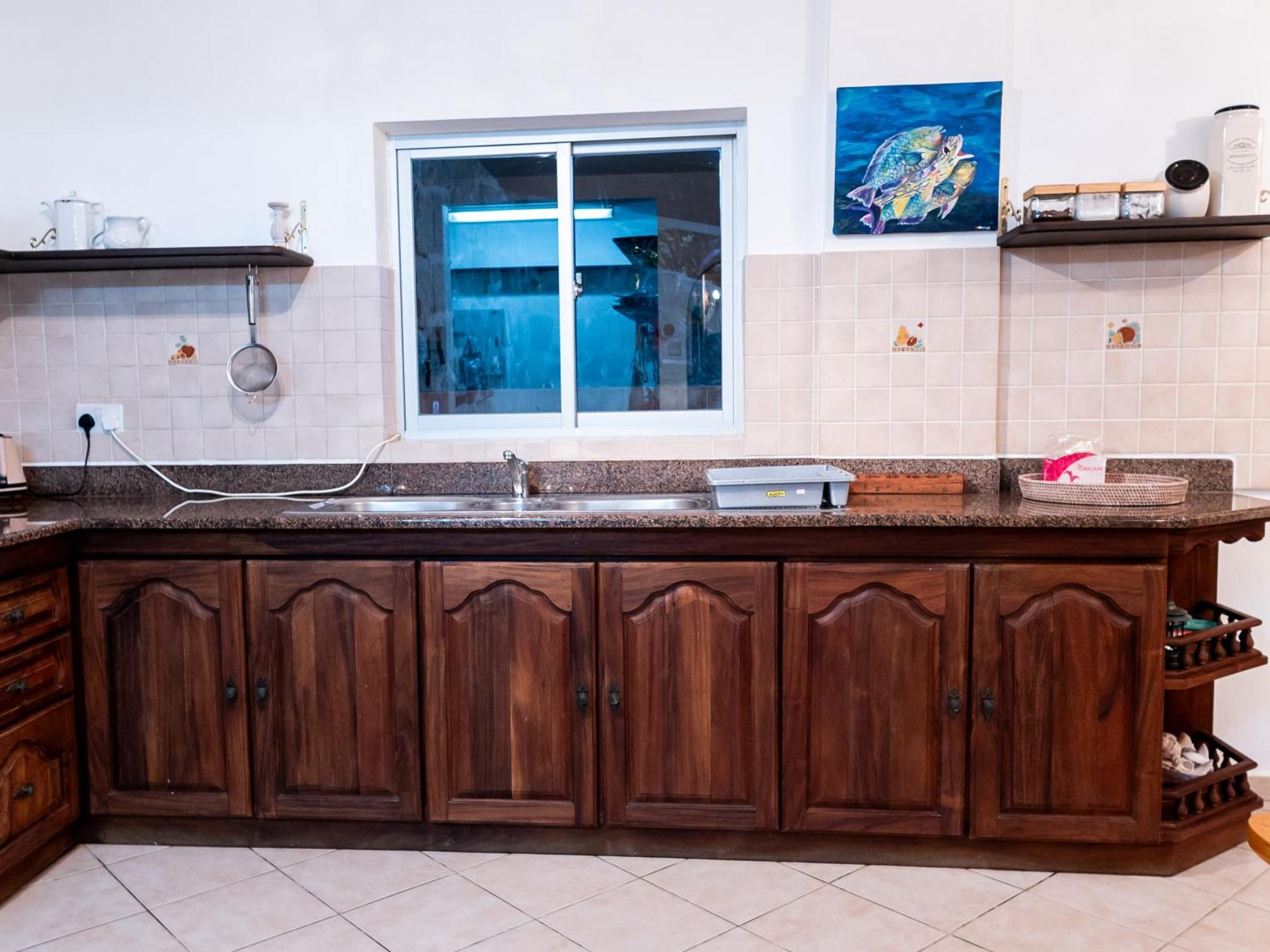 Bottle Palm Villa Виктория Экстерьер фото