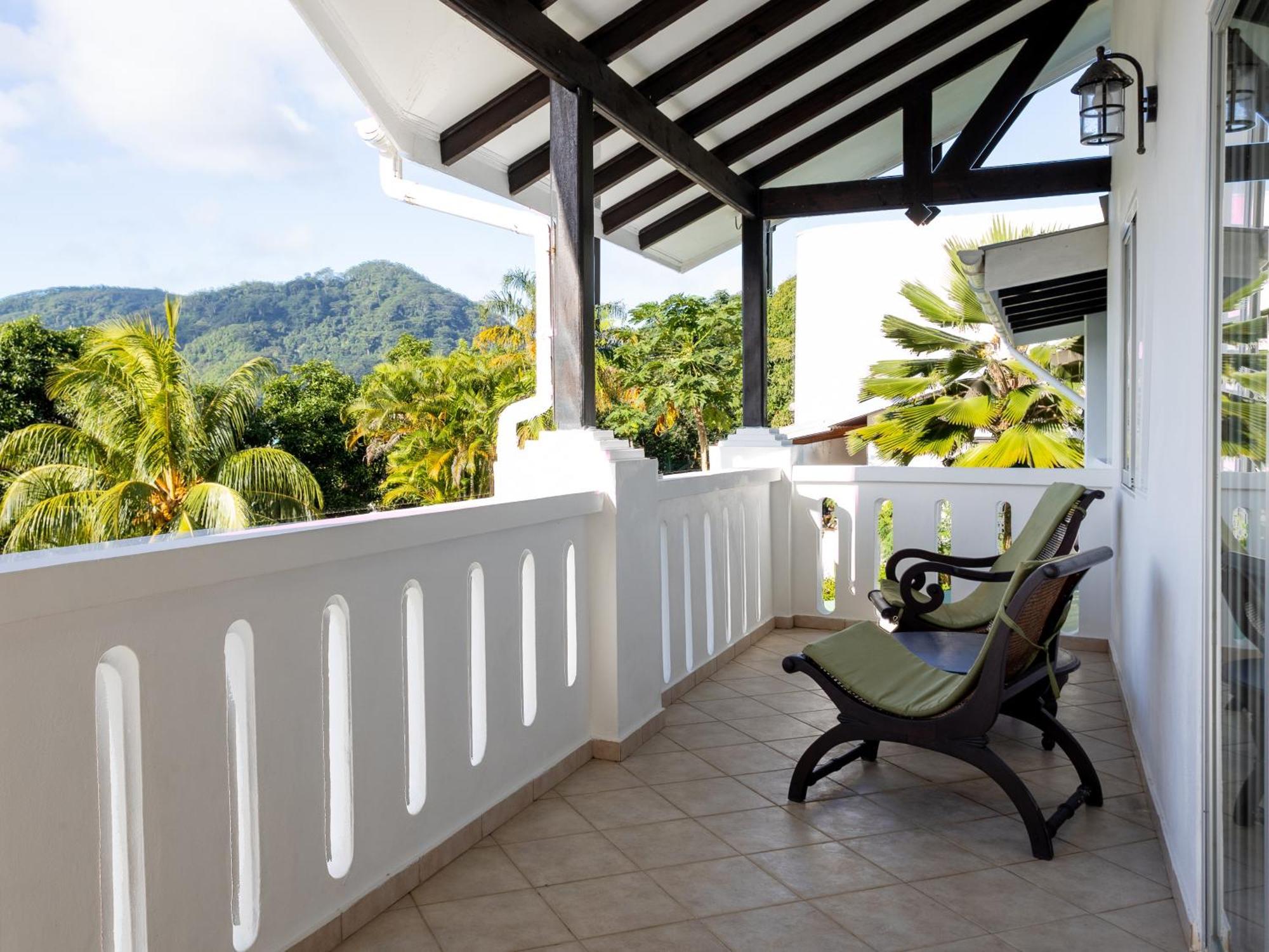 Bottle Palm Villa Виктория Экстерьер фото