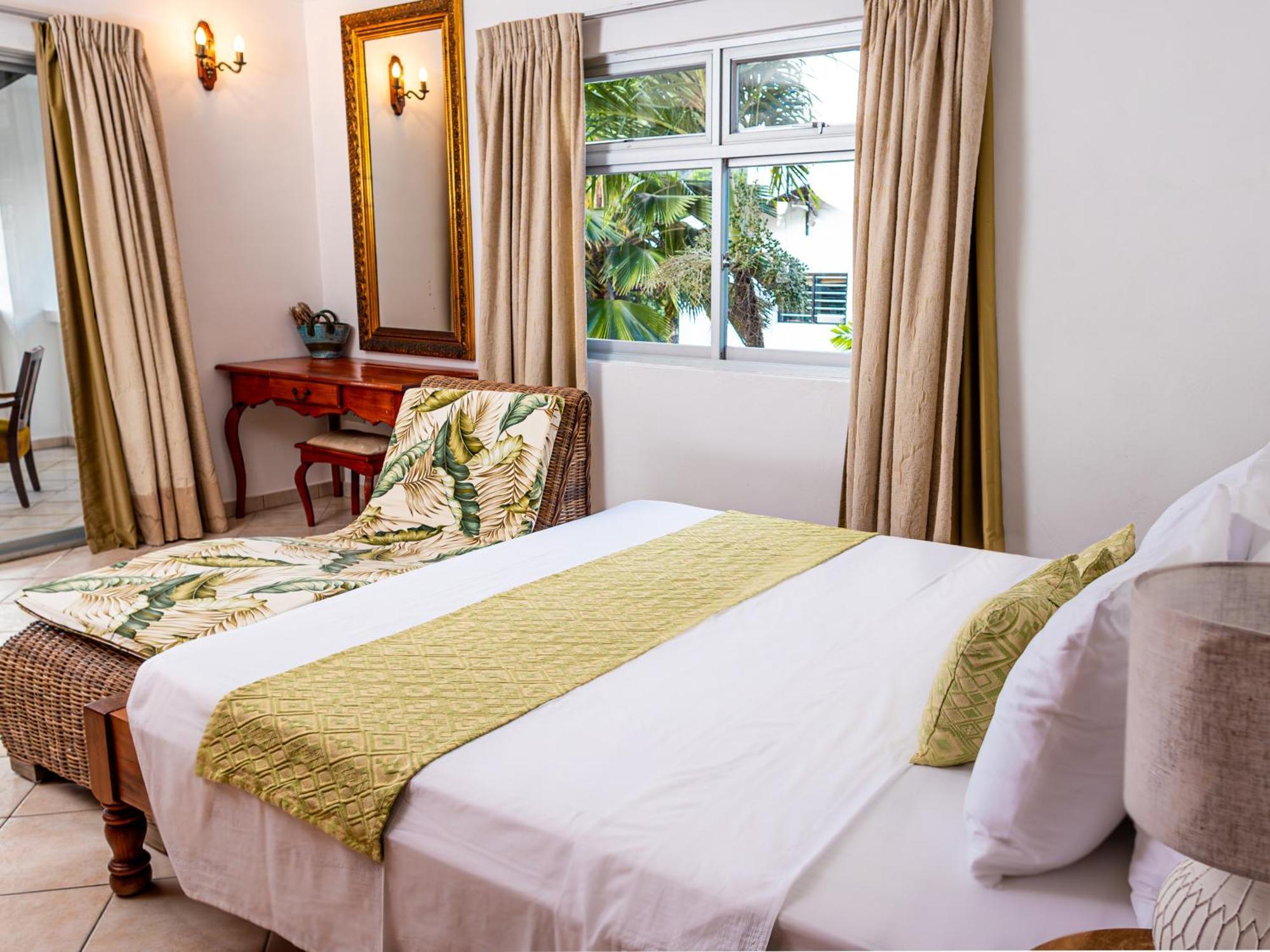 Bottle Palm Villa Виктория Экстерьер фото