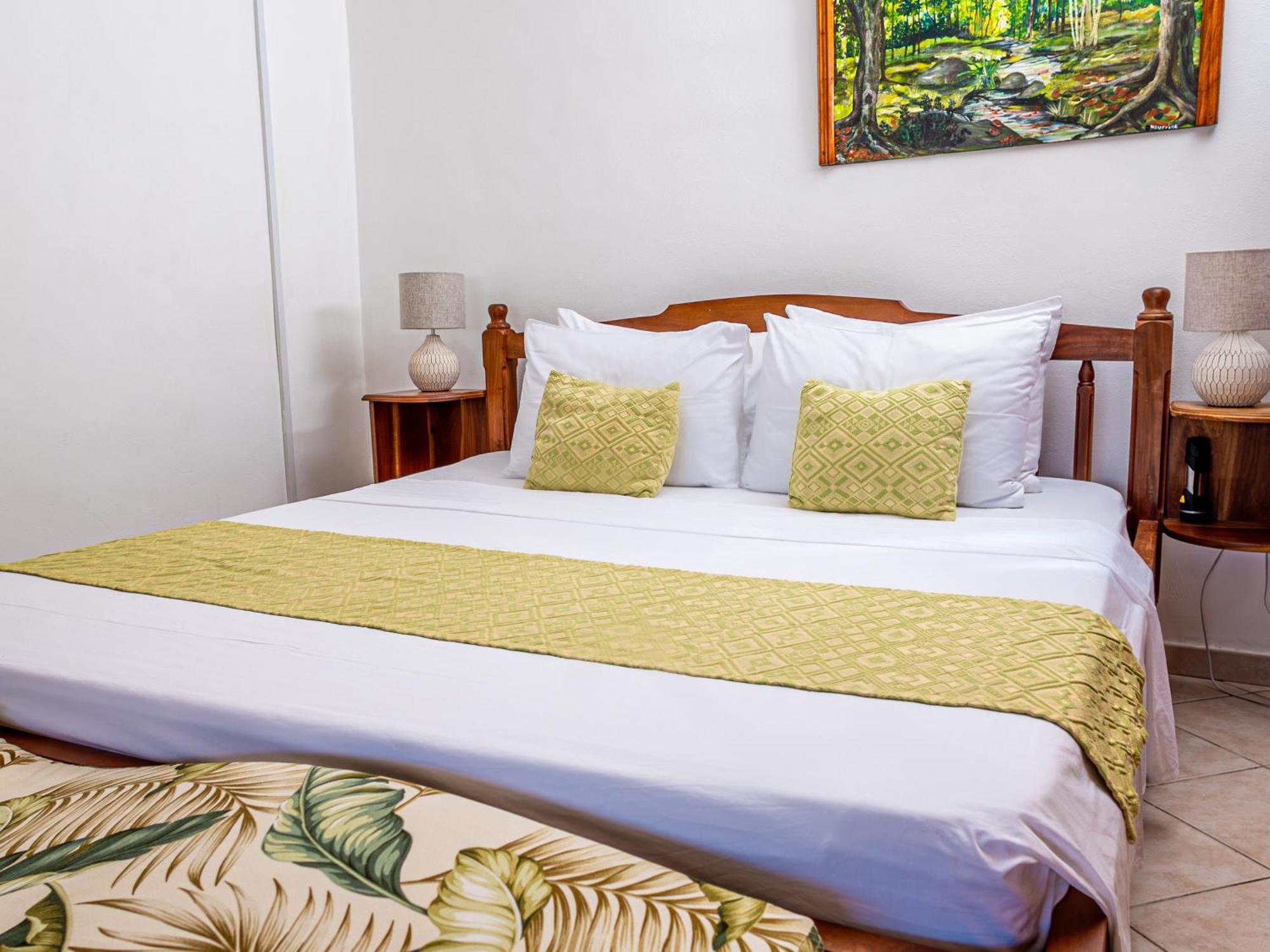 Bottle Palm Villa Виктория Экстерьер фото
