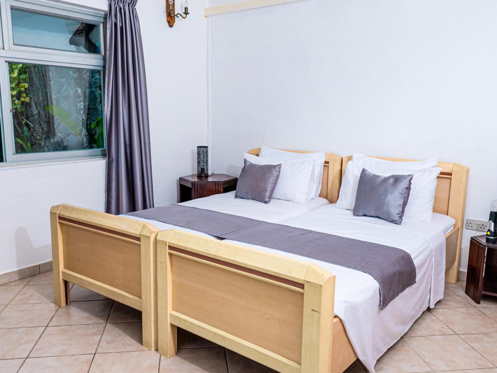 Bottle Palm Villa Виктория Экстерьер фото