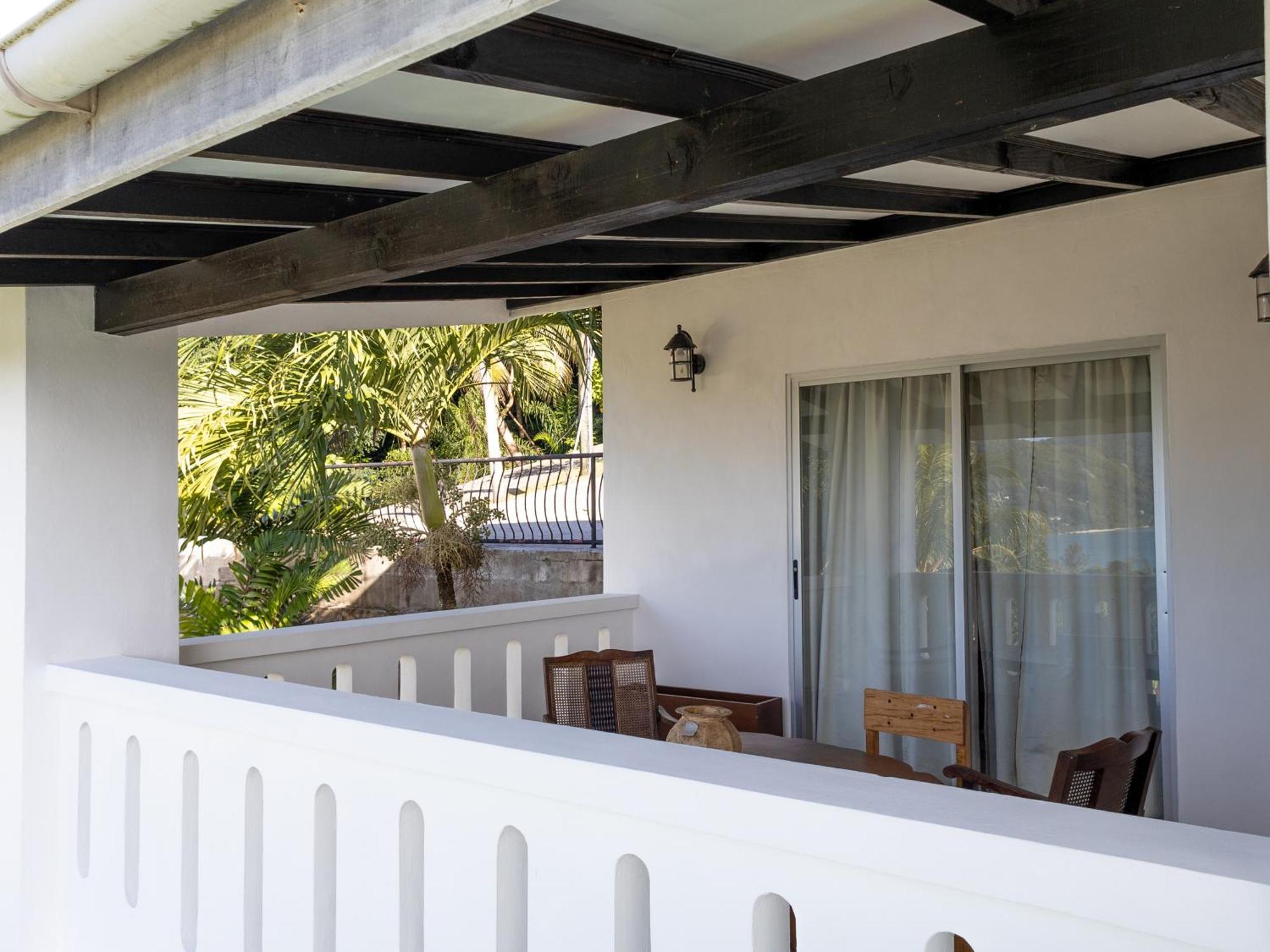 Bottle Palm Villa Виктория Экстерьер фото
